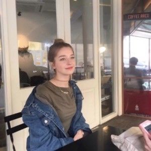 Meet your Posher, Mack emily